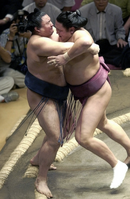 Kyokutenho defeats Yokozuna Takanohana (c. 2002)