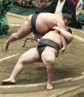 Ryusei throws and defeats Oyanagi (c. 2016)