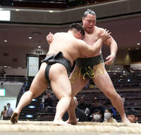 Ikarigata defeats Sekizuka in his debut match (c. 2025)