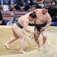 Nishinoryu defeats Asanowaka (c. 2022)