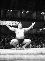 Sadanoumi prepares for his upcoming match
