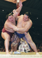 Kyokutenho battles Ozeki Kaio (c. 2001)