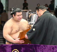 Takayasu wins the one-day tournament (c. 2019)