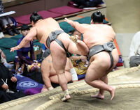 Kayo defeats Kiryuko to ensure Juryo promotion (c. 2024)