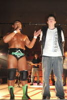 Itadaki gets recruited by former Juryo rikishi Ishinriki (c. 2009)