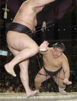 Tochisakae defeats Kobo to win the Juryo Yusho (c. 2005)