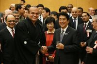Osunaarashi meets with Japanese PM Shinzo Abe (c. 2013)