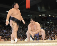 Wakakoyu defeats Ozeki Kaio (c. 2011)