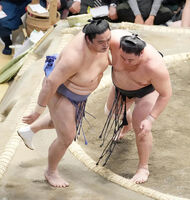 Okinoumi loses his final match to Azumaryu (c. 2023)