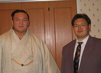 Miyanohana with fellow Miyagino stable wrestler Hakuho