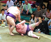 Akiseyama throws Yago (c. 2018)