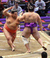 Kayo pushes out and defeats Nabatame (c. 2024)