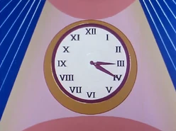 Hall Wall Clock (01x05 - Dr. Pelagian's War)
