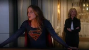 Разговор Супергёрл и Кэт.