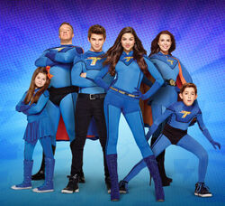 Nickelodeon The Thundermans – Hag and Con talk to Super Heroes