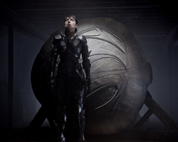 Faora buscando el codice