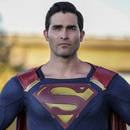 Tyler Hoechlin Supergirl 2016