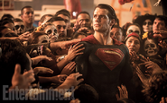 SupBVS.png (535 kB) Superman junto a una multitud