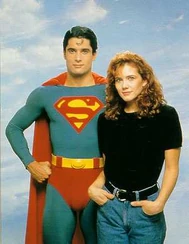 Superboy (John Haymes Newton) junto a Lana Lang (Stacy Haiduk)