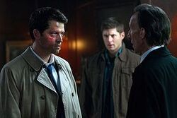 300px-Supernatural Season 7 Episode 1 Meet The New Boss 11-3544-590-700-80