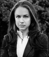 Lindsey-mckeon-147665l.gif (320 КБ)