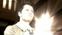 Castiel using white llight against Raphael.