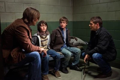 Sam and Dean question Joe and Ryan Silver.
