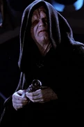 Darth Sidious (Star Wars) pode usar A Força para torturar e matar os seus inimigos telepaticamente.