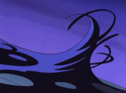 Inque (Batman Beyond) mostrando seus poderes de tinta em batalha contra Terry Mcginnis/Batman.