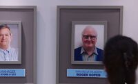 S03E08-Roger employee of month