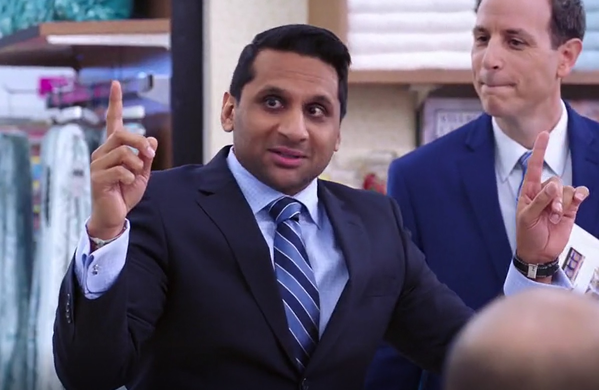 Superstore : Lost and Found (2017) - Jay Chandrasekhar, Victor