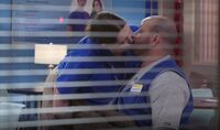 S02E09-Dina kisses Garrett