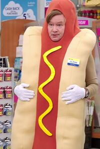 S02E06-Glenn hot dog long