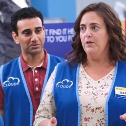 Superstore : Lost and Found (2017) - Jay Chandrasekhar, Victor