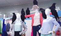 S02E03-Crows on mannequins