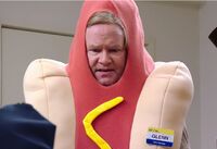 S02E06-Glenn hot dog