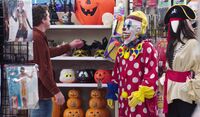 S03E05-Clown scares customer