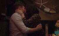 S03E12-Amy Tate kissing