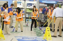 S03E14-Staff mopping.jpg