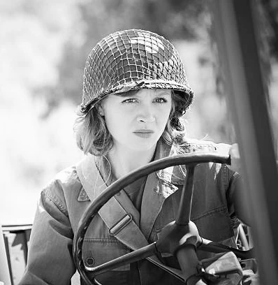 Mia Scott | Mesozoic Survival Wiki | Fandom