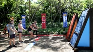 Robbie and Zach attempt to finish the maze before Jackie and Samuel at the ninth Immunity Challenge.