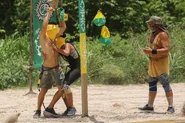 Jaguares competes in the Reward Challenge, Blind Leading the Blind.