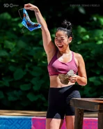 Aileen picking her new buff at the tribe switch.