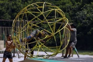 Jaguares competes in the fourth Reward Challenge of the fifteenth cycle.