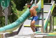 Dominantes competing in the fourth Reward Challenge of the first cycle.