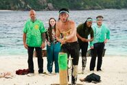 Vati competing in the opening Reward Challenge, Marooning.