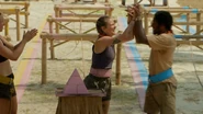 Geneviève and Ashly during the challenge (Survivor Québec 3).