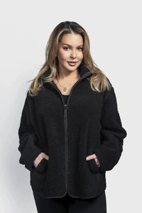 Sara's cast photo for Petolliset.