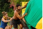 SM3C9 Jaguar RC1.jpg (141 KB) Jaguares competing in the Reward Challenge, Rock n' Roll.