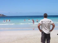 Tipara competing in the fourth Reward Challenge.